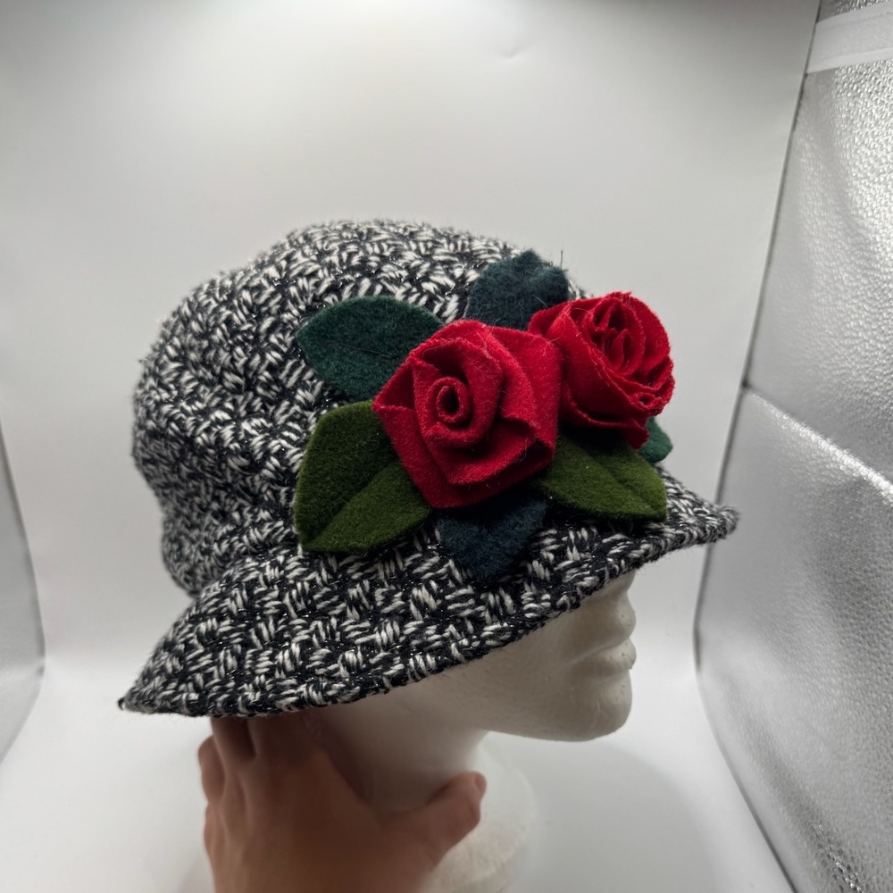 Vintage Knit Cloche Red Rose Applique Shimmer Womens Bucket Hat